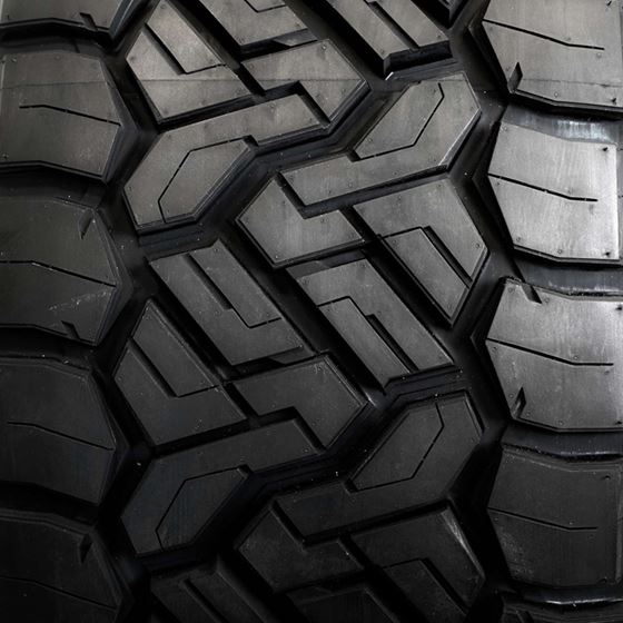 LT255/80R17 123R E RECON GRAPPLER BW (218750) 3